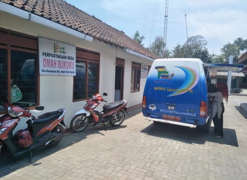 PERPUSTAKAAN DESA "OMAH BUKUKU"